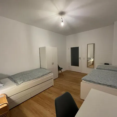 130qm - 2 Side By Side - Free Parking - - Mallibase Apartmán Hannover