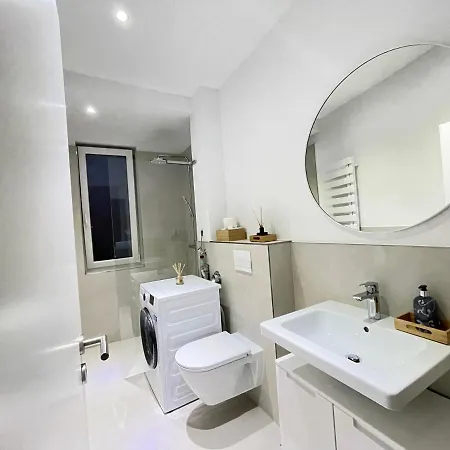 Apartmán 130qm - 2 Side By Side - Free Parking - - Mallibase *